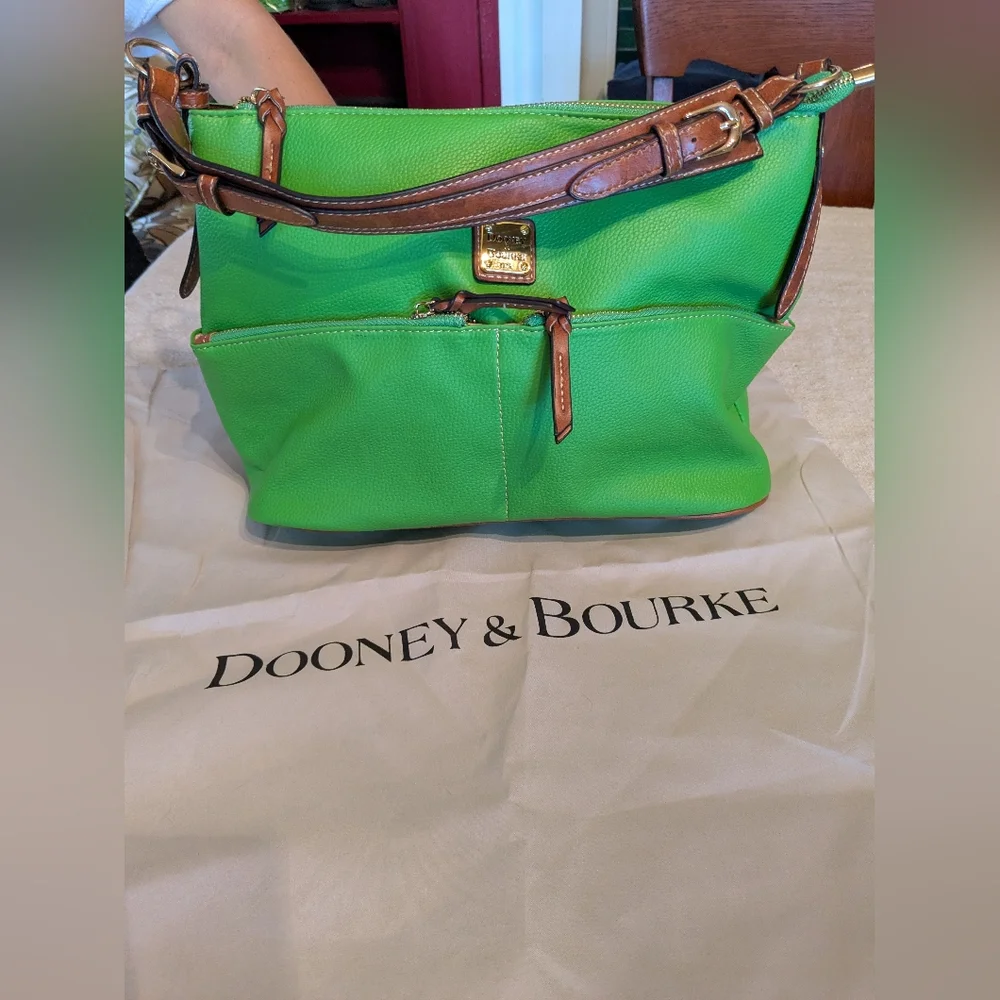 Dooney & Bourke Bright Green Shoulder Bag. Brand New - Picture 4 of 4